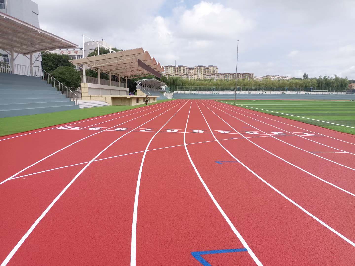 小金混合型塑胶跑道
